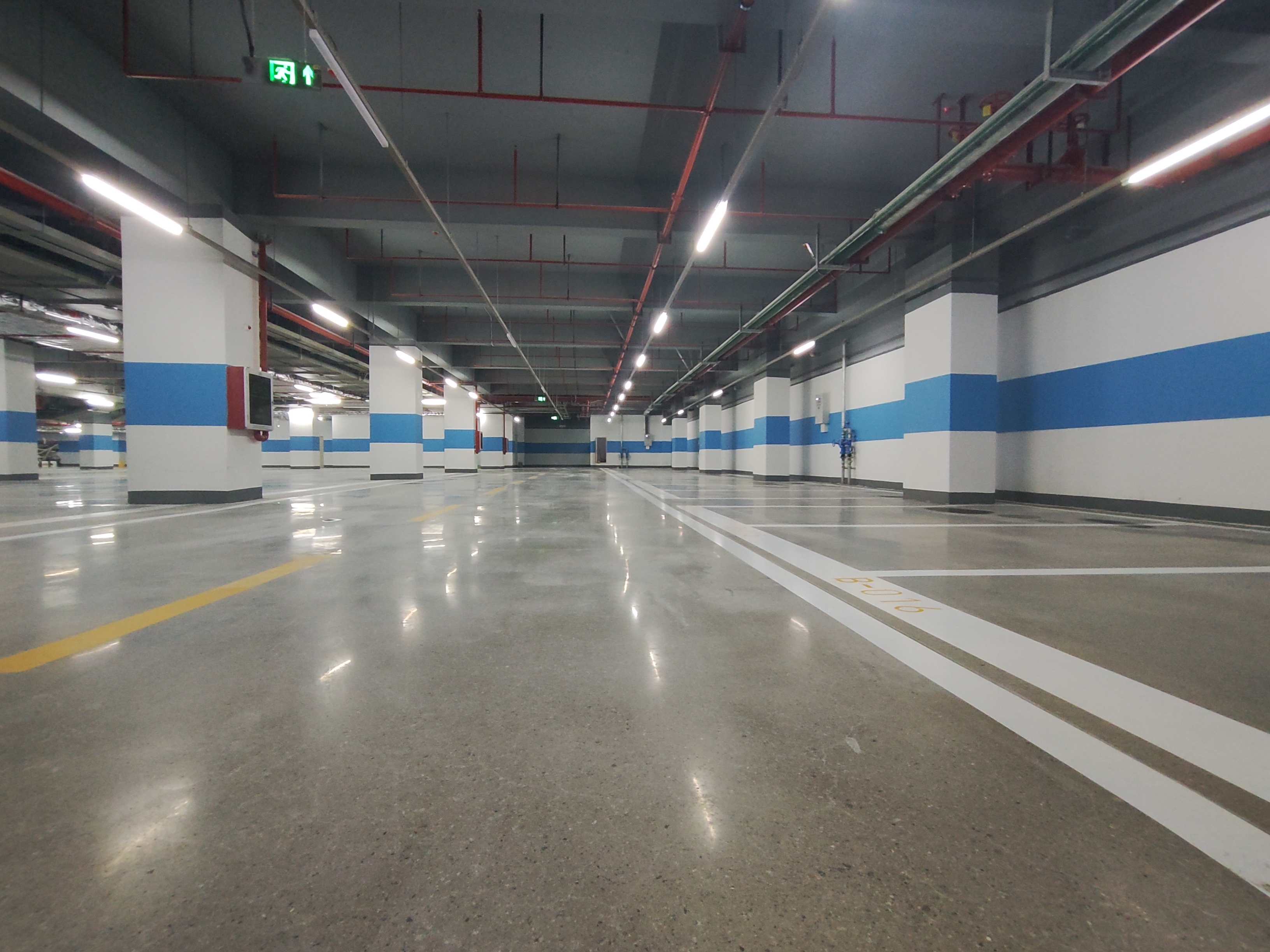 停车场涂料施工，新建地下停车场一站式装修焕新